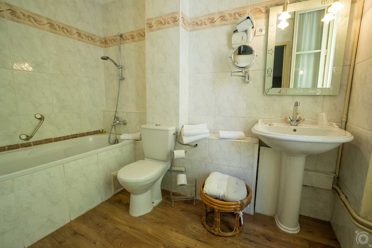lang[meta_title] - Chambre 09 - Salle de bain 2