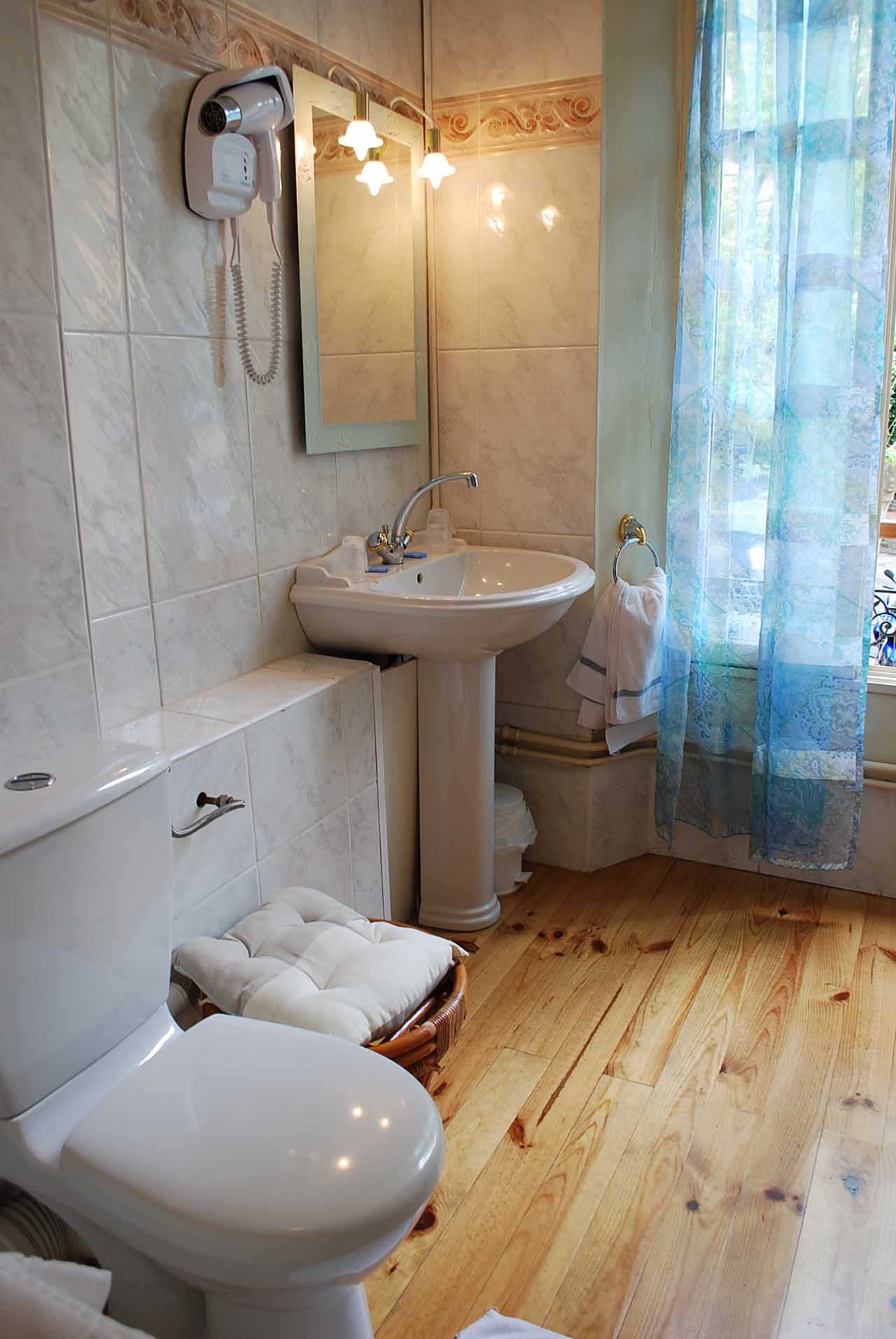 lang[meta_title] - Chambre 09 - Salle de bain