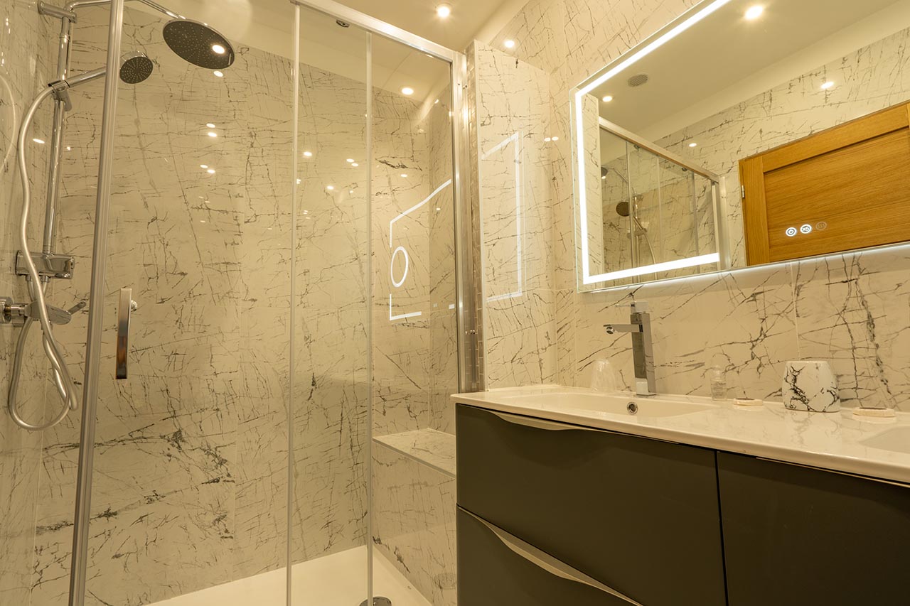 lang[meta_title] - Chambre 10 - Salle de bain 3